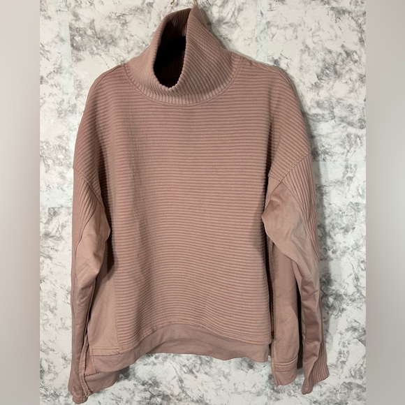 Tahari Sport TurtleNeck sweater Women’s Size Xl With thumbholes Pale Pink 13 - Picture 1 of 8